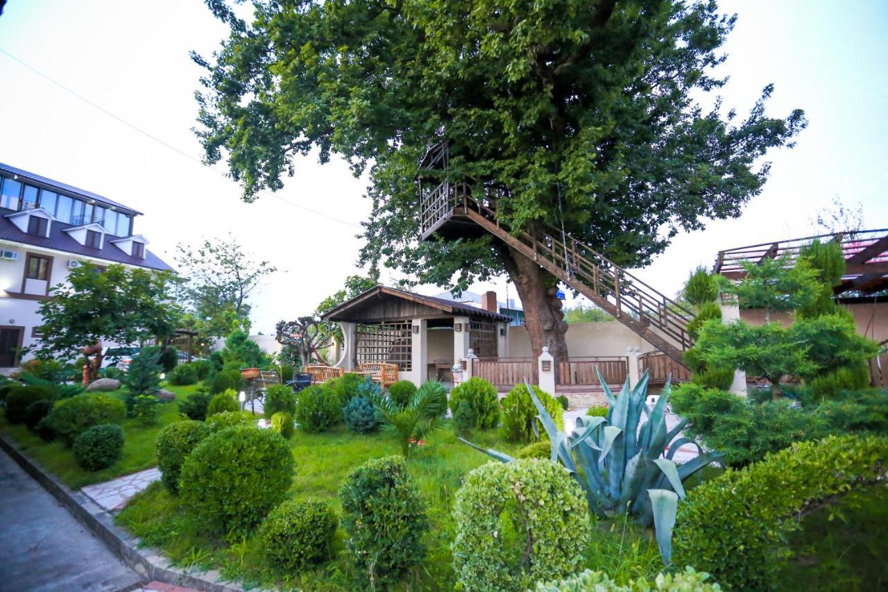 Garden Hotel Kutaisi Exterior photo
